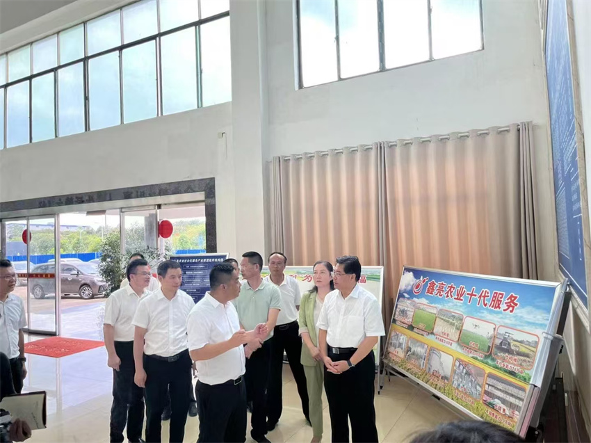 湖南省委常委、統(tǒng)戰(zhàn)部部長(zhǎng)隋忠誠(chéng)調(diào)研鑫亮糧油，推動(dòng)農(nóng)產(chǎn)品加工及農(nóng)業(yè)社會(huì)化服務(wù)發(fā)展